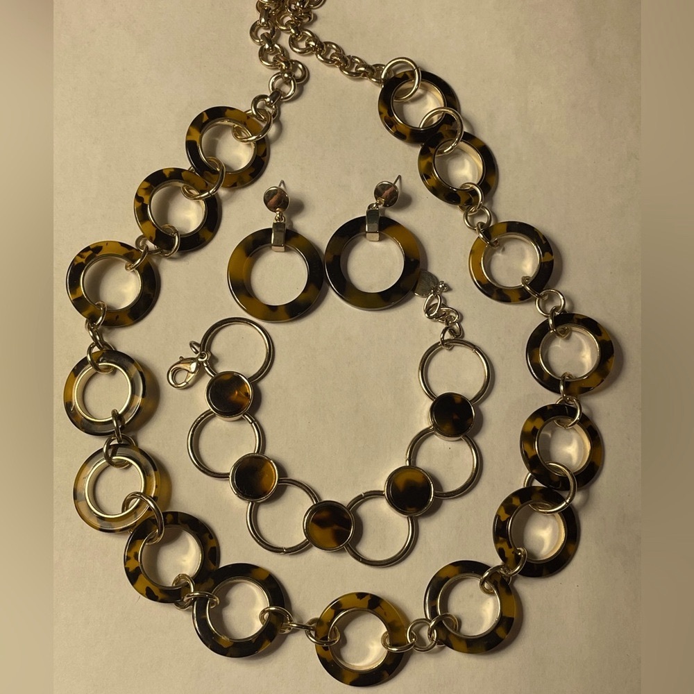 Talbots tortoiseshell circle wardrobe set w goldtone necklace bracelet earrings